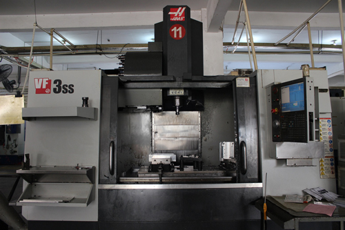 CNC MILLING MACHINES